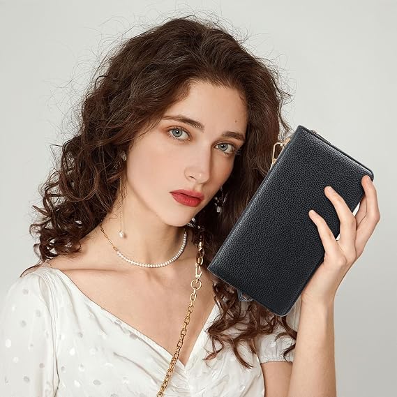 The Wristlet Wallet